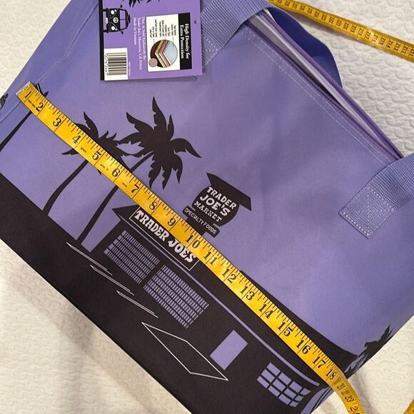 Trader Joe’s Insulated Grocery Bag Limited Edition 8 Gallon Purple - Picture 7 of 12